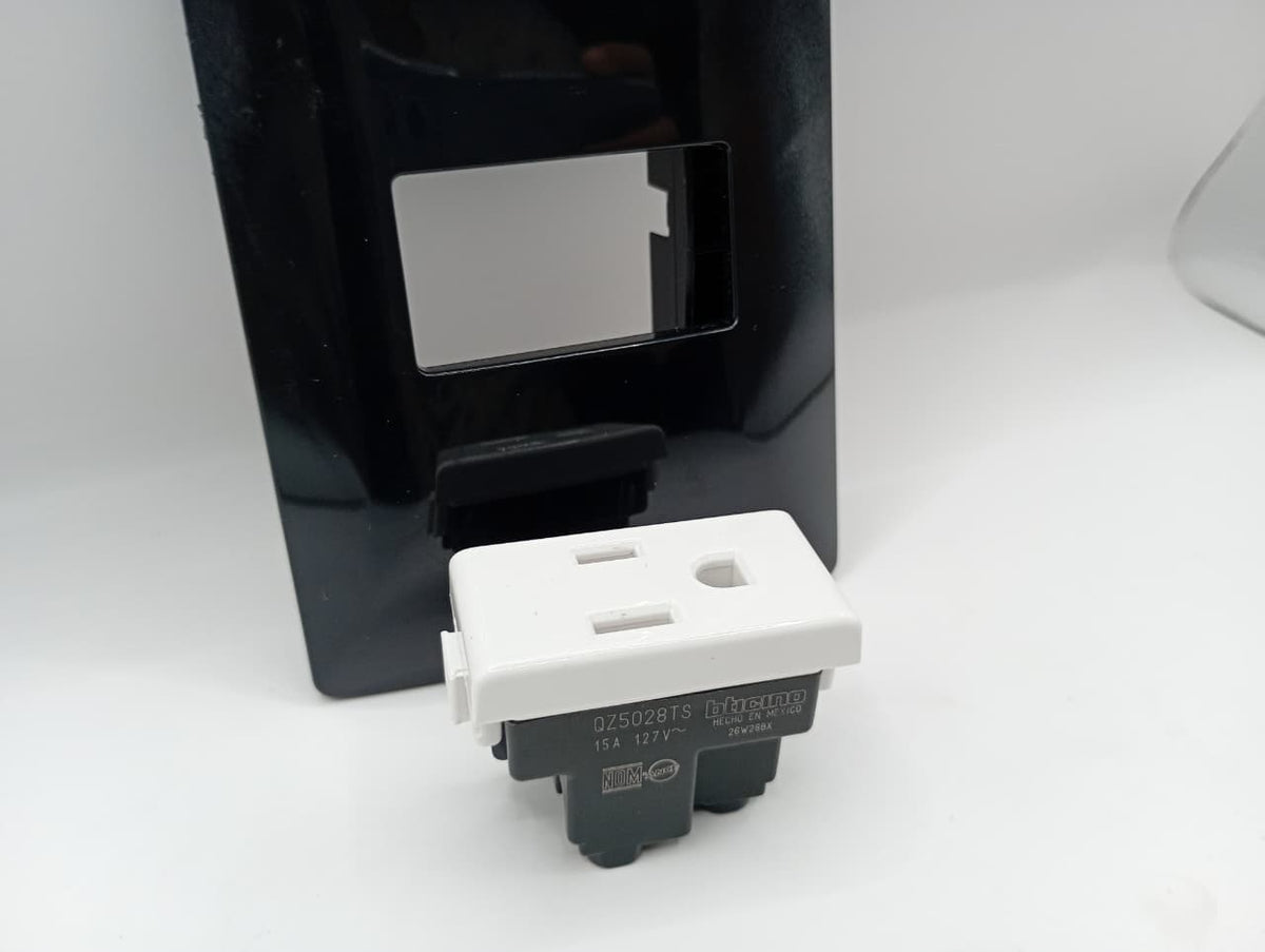 Pack 2 Placa Negra 1 Módulo + Contacto Bticino 15A