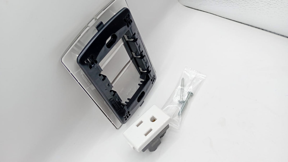 Pack 2 Placa Acero 1 Módulo + Contacto Bticino 15A
