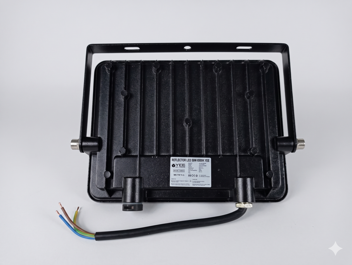 Reflector Led 50w Luz Blanca 6500k Yee Para Exterior