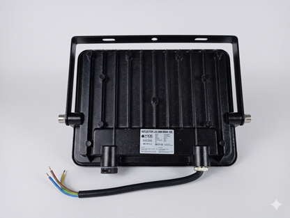 Reflector Led 50w Luz Blanca 6500k Yee Para Exterior